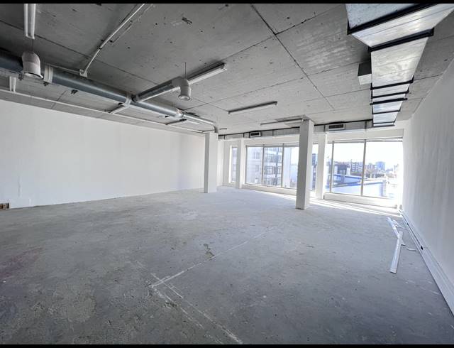 137M² OFFICE TO LET IN SEA POINT